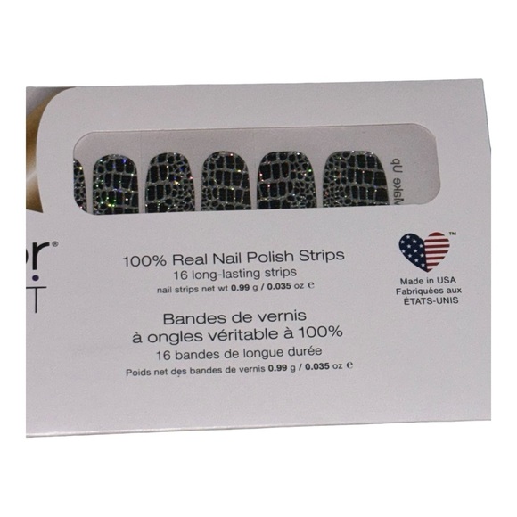 Color Street HISS AND MAKEUP Black & Silver Holographic Snakeskin Strips - Picture 3 of 7